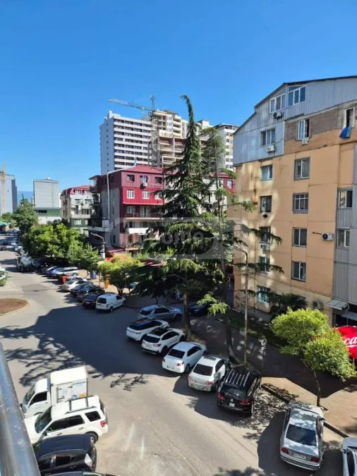 Двухкомнатная квартира в районе Руставели, Батуми