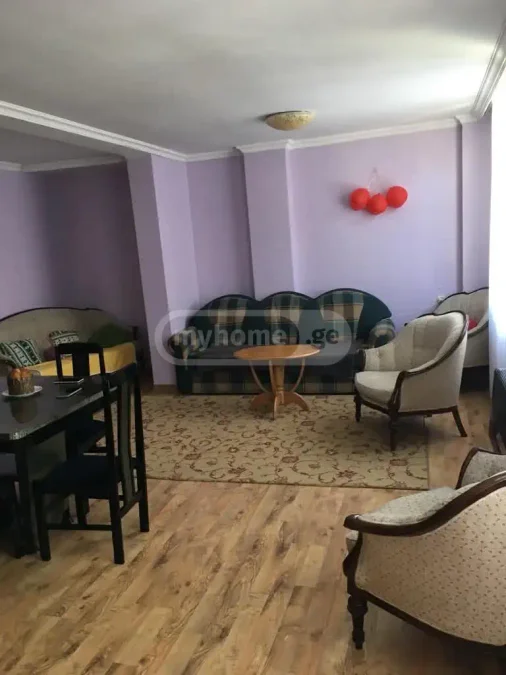 4-комнатная квартира в Химшиашвилиском районе