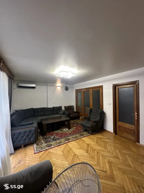 Квартира 2+1, 110 м², ул. Ивана Джавахишвили, 4