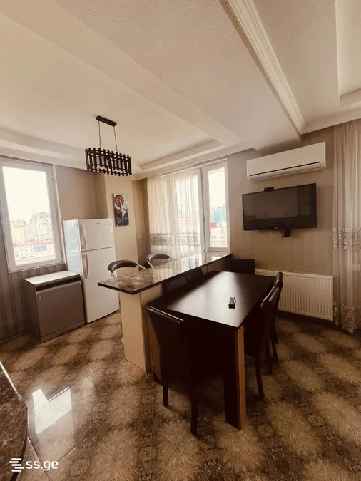 4-комнатная квартира на Агмашенебели, $950