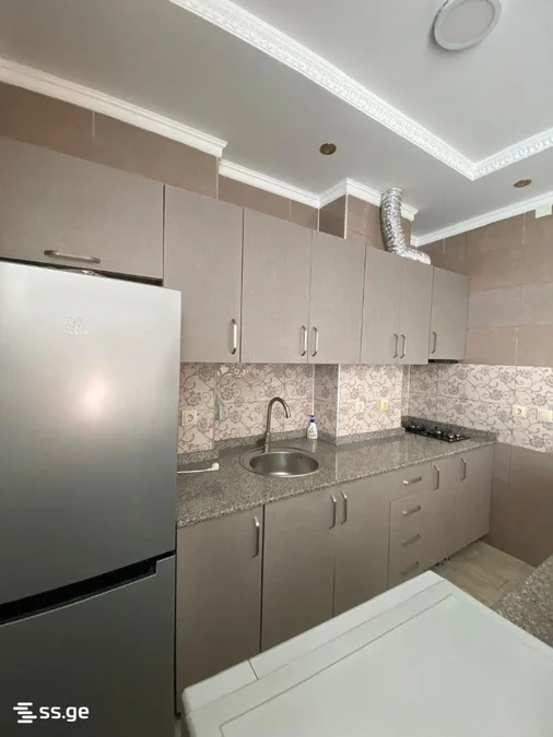 3-комнатная квартира, 60 кв.м, $600