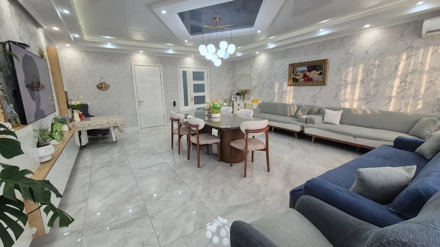3-комнатная квартира, 155 м², $2000