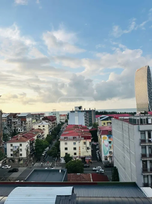 Двухкомнатная квартира в районе Руставели, Батуми