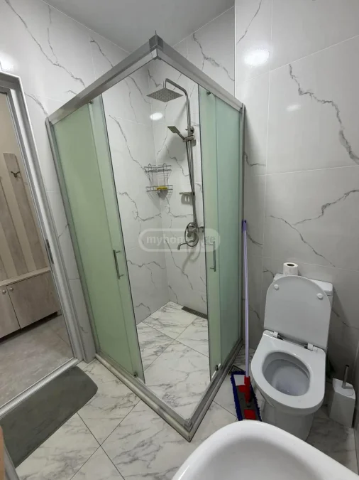 Двухкомнатная квартира в районе Багратиони, Батуми