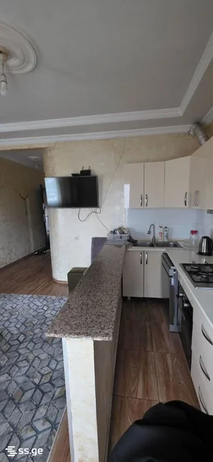 3-комнатная квартира на ул. Багратиони, $400