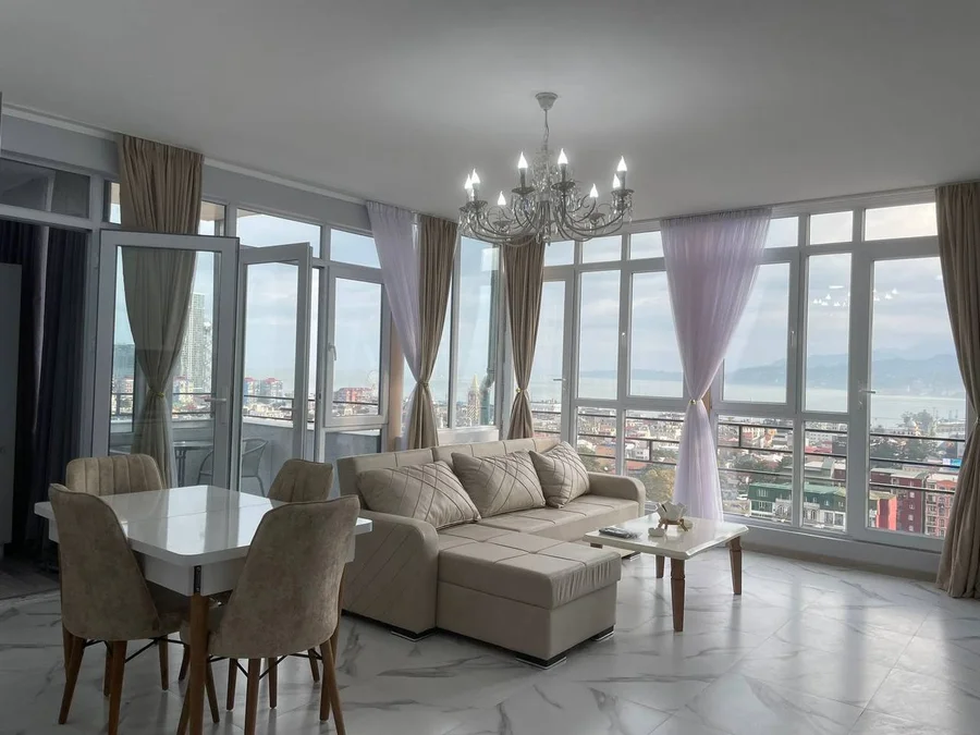 Долгосрочная аренда 3-комнатной квартиры в Old Batumi District