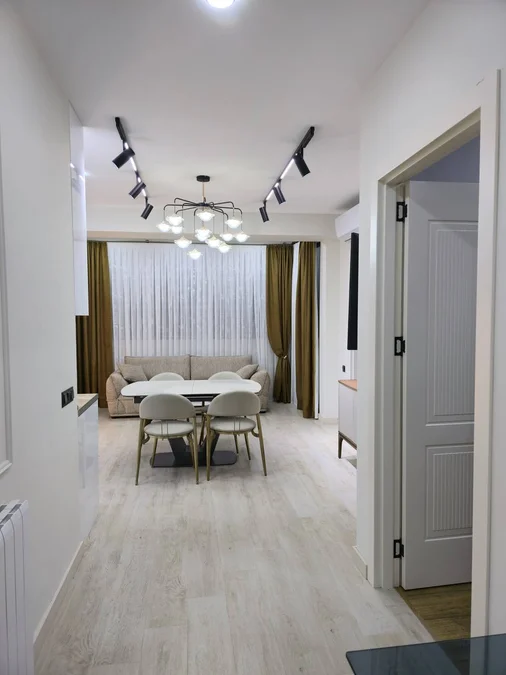 Долгосрочная аренда 3-комнатной квартиры в Khimshiashvili District