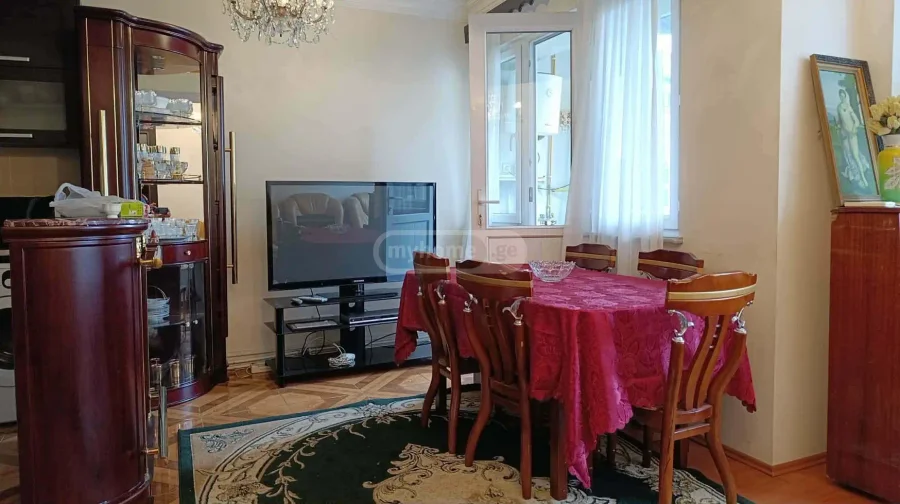 Двухкомнатная квартира в районе Руставели