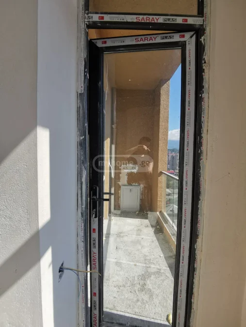 Однокомнатная квартира в районе Руставели, Батуми