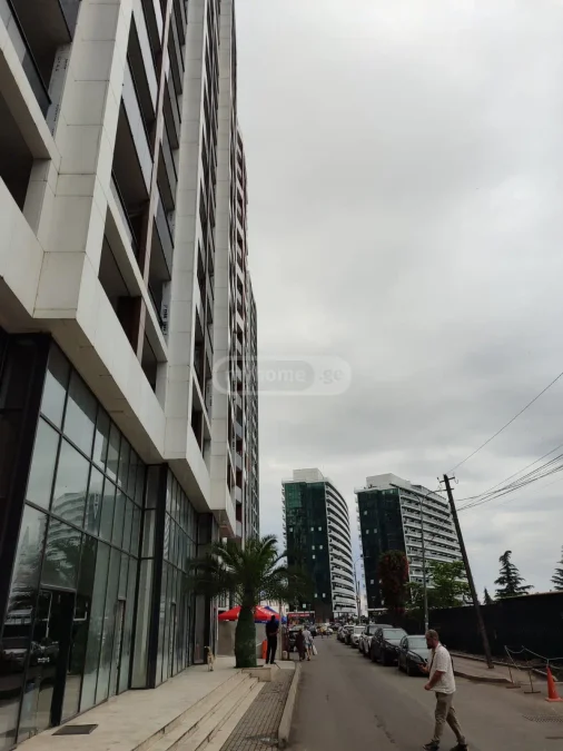 : Продаётся 2-комнатная квартира в районе аэропорта, Батуми